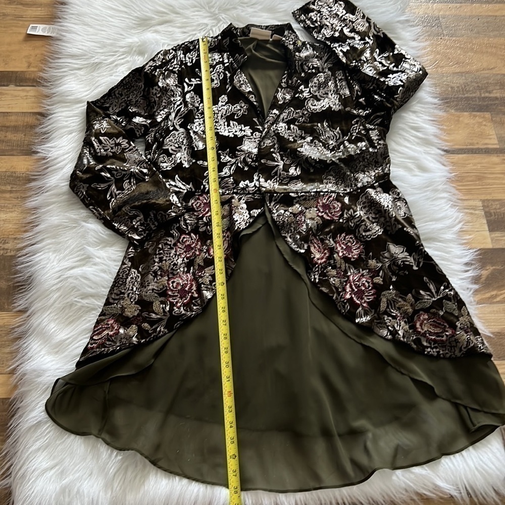 CHICO'S Floral Velvet Jacket Ambered Olive
Open Front size:1 - Picture 7 of 8